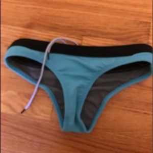 Jolyn Lewis bottom hawaii blue/black
